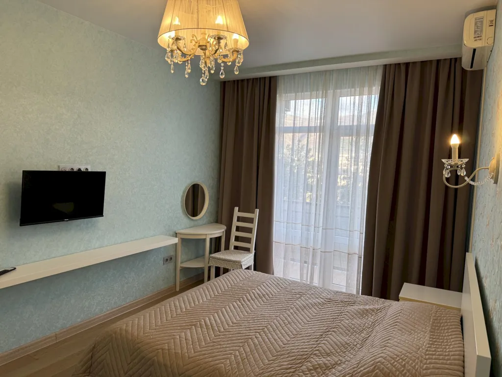 Квартира 1-комнатная квартира, 12 минут до центрального пляжа, балкон вид на горы — Геленджик