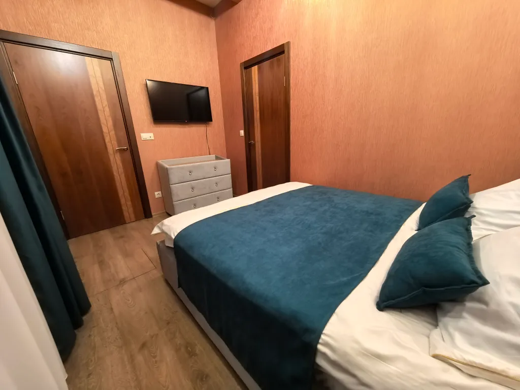 Дизайнерская 2к квартира на набережной реки Волги