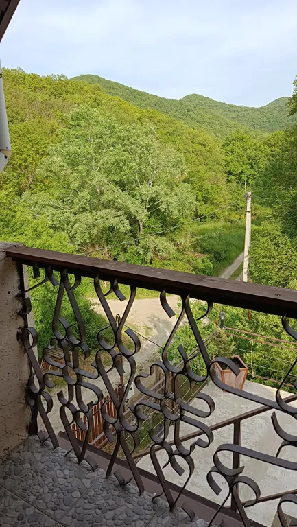 Уютный этаж в доме с видом на горы в 3 км от пляжа Дюрсо