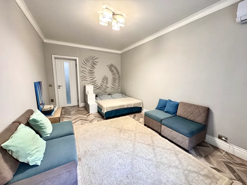 Квартира на набережной в центре