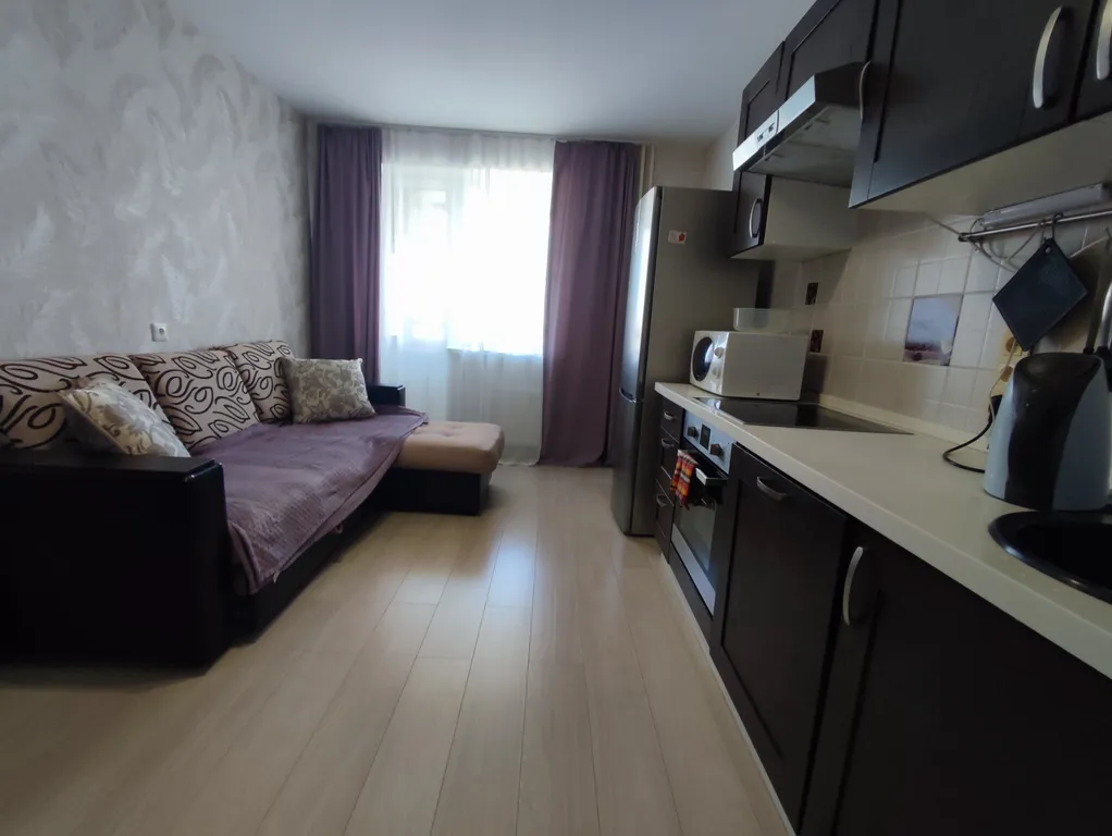 Евродвушка у метро вид на город с 26 этажа