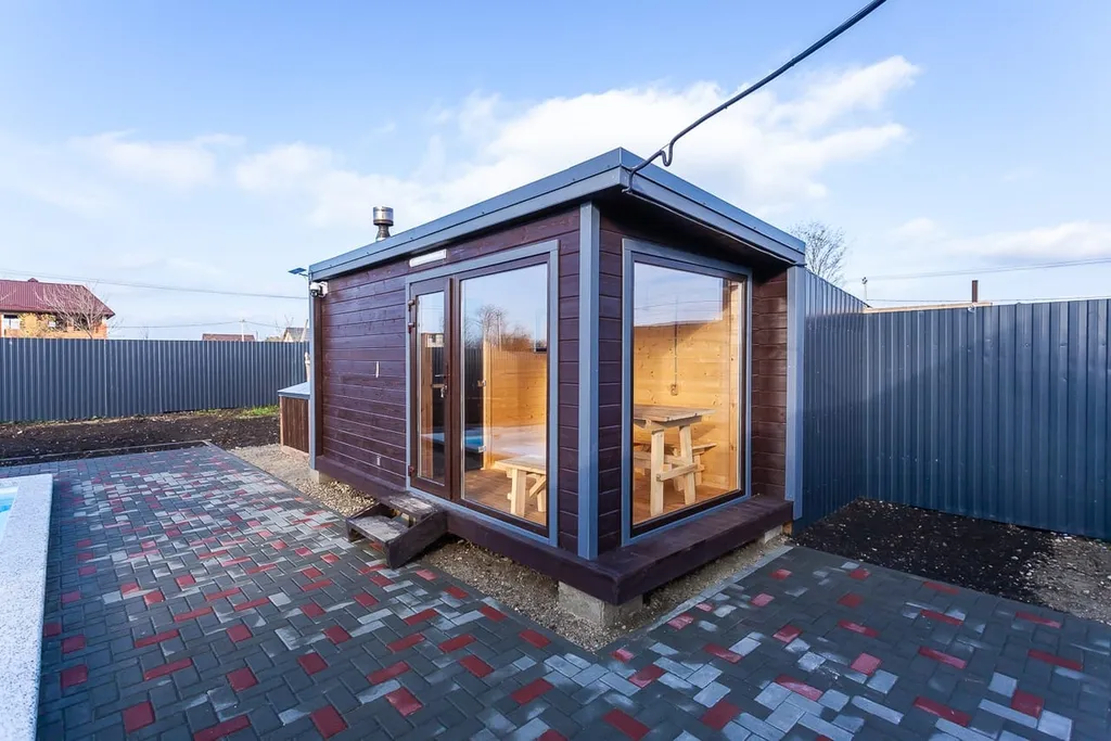 Большой дом для мероприятий с бассейном, баней и большой беседкой