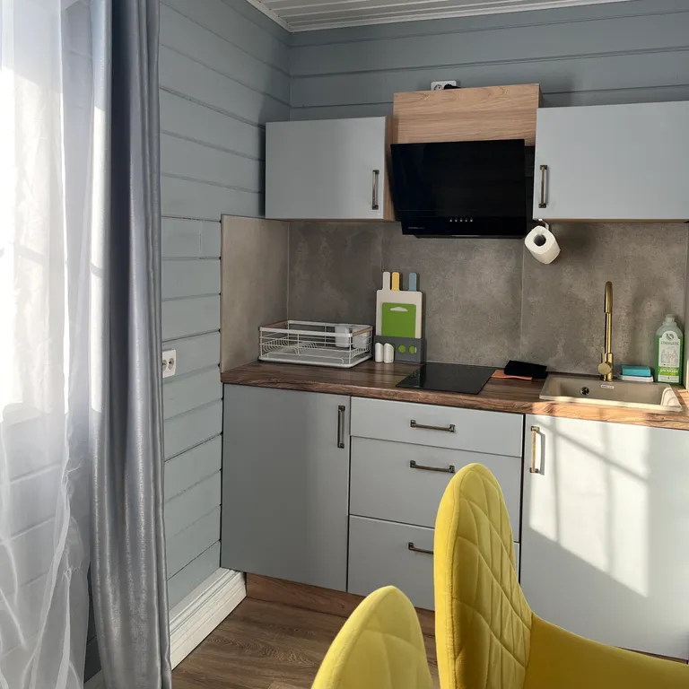 Sampo, двухэтажный дом с гостиной и видом на озеро в Карелии