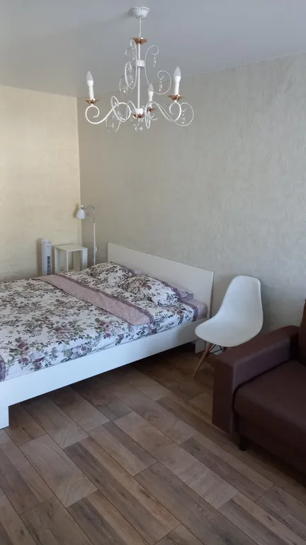 Новая трехкомнатная квартира в самом центре с видом на площадь Победы