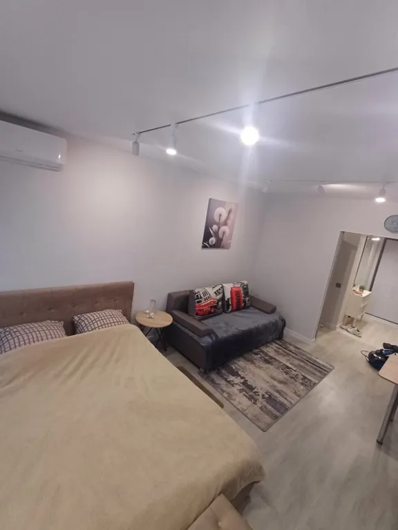 Уютная двухкомнатная квартира недалеко от ТЦ Тринити