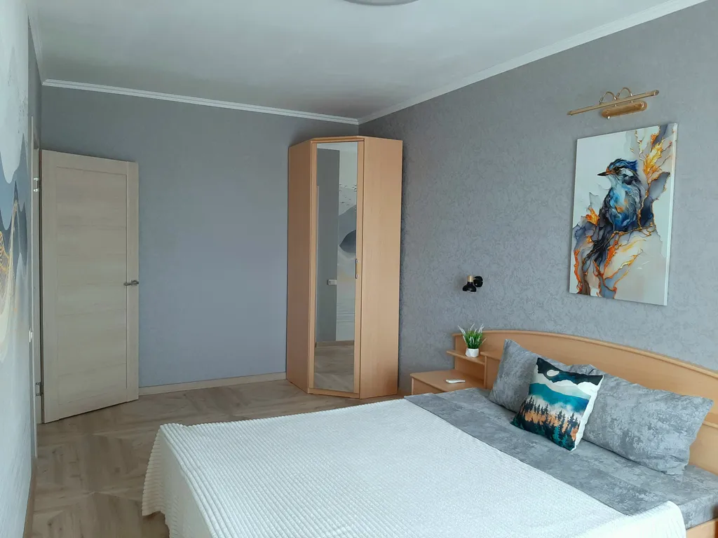 Большая квартира с отдельной кухней в тихом центре