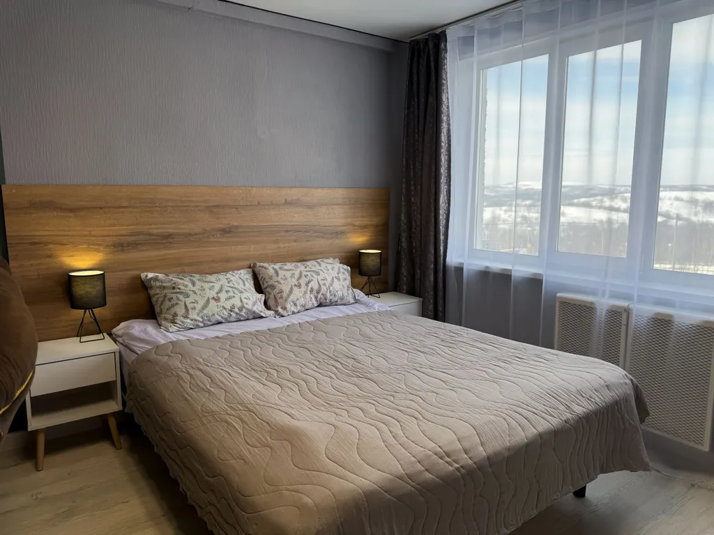 1‑комн. квартира с видом на город на пр. Героев-Североморцев, 11к1 — аренда посуточно в Мурманск