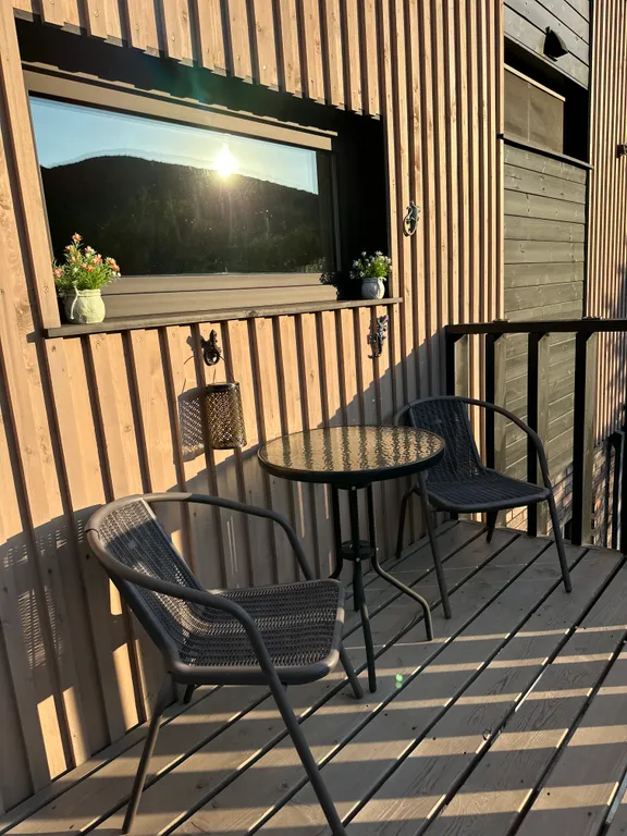 Коттедж Апартаменты рядом с морем ,с видом на горы у скалы парус — Прасковеевка