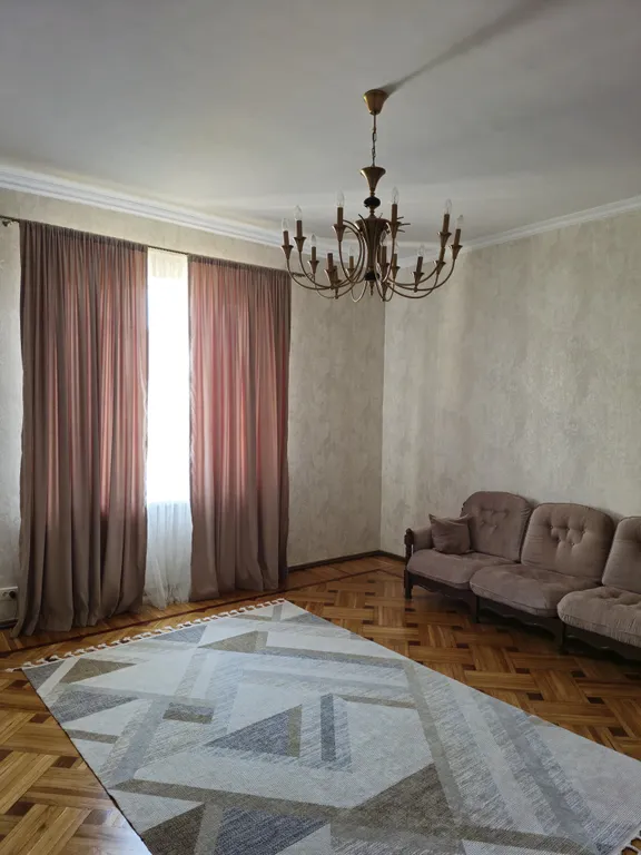 Коттедж Дом в центре города — Сухум