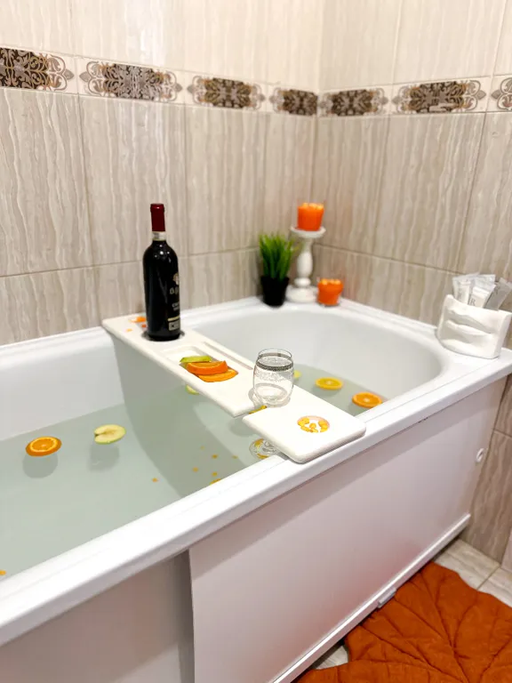 Большая парковка Рядом магазины, остановка, диагностический центр