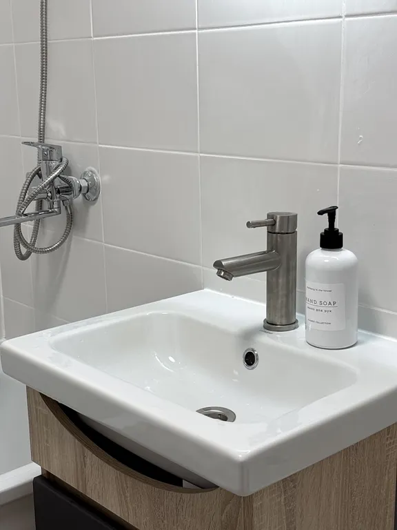 Современная светлая квартира с новым ремонтом