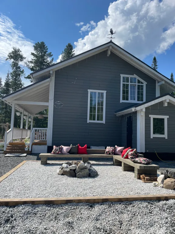 Гостевой дом Добрый Филин с большим летним бассейном и кондиционерами