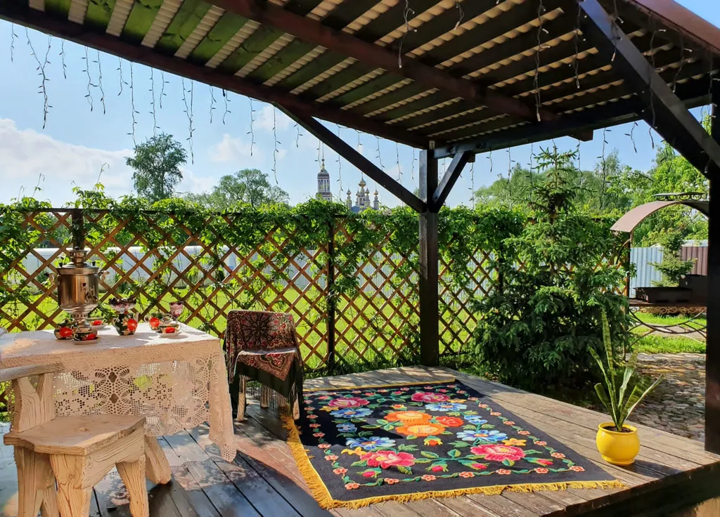 Просторный дом с банькой и видом на храм