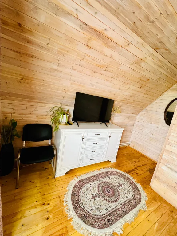 Загородный дом с баней в километре от прекрасного города