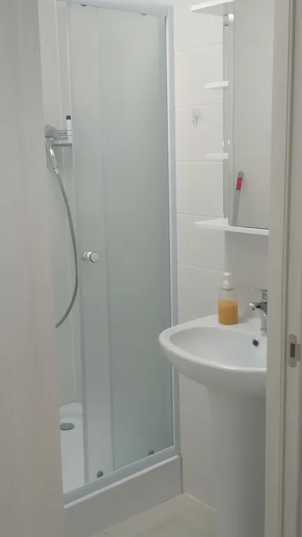 Студия с видом на завораживащие огни города