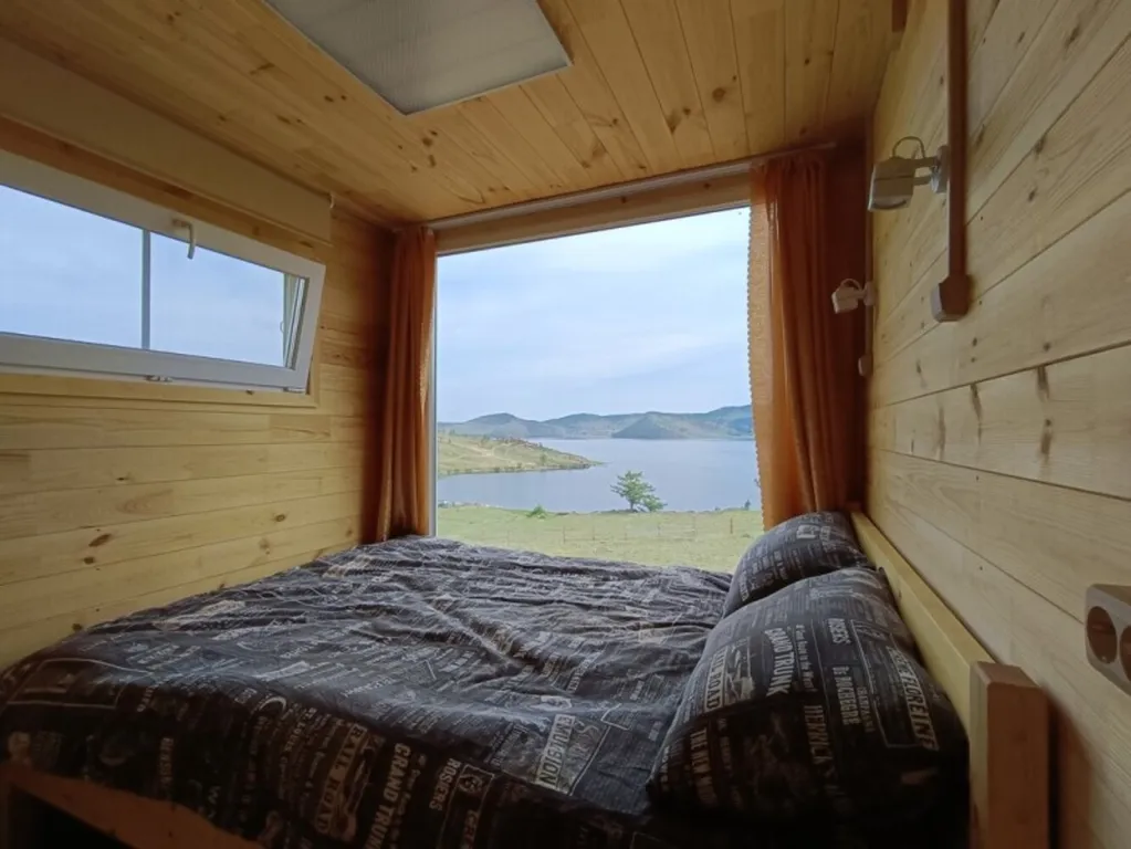 Домик с панорамным видом