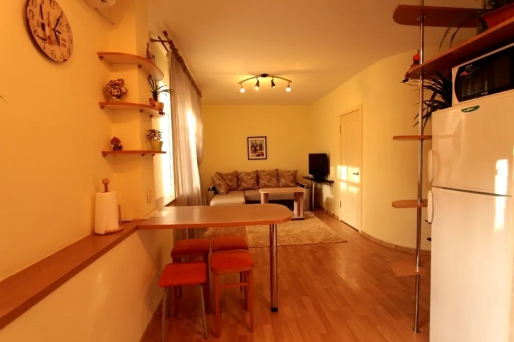 Уютная 2 комнатная квартира в центре Алматы