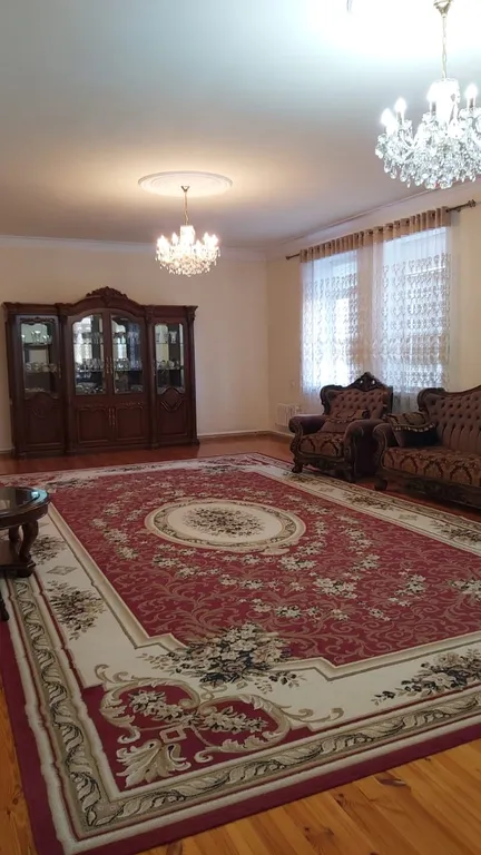 Уютный дом в черте города