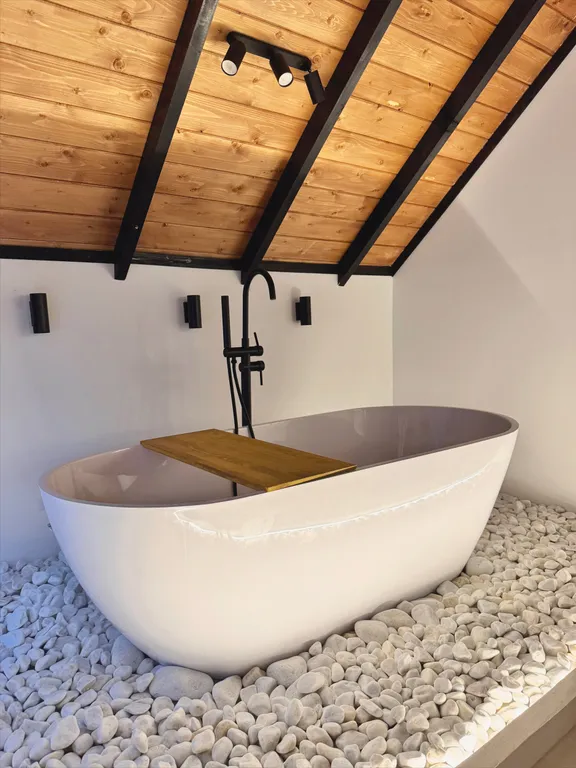 Уютный дом Elovoye в сердце леса с уличным спа-бассейном