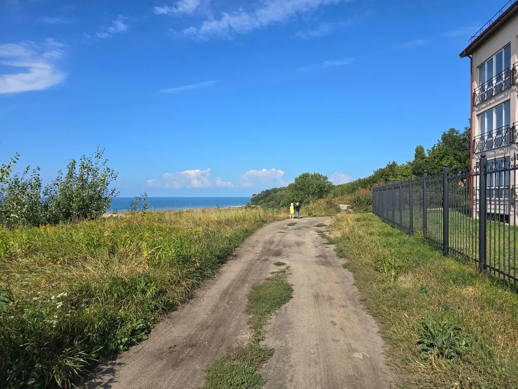 Изумительные 3-комнатные апартаменты с собственным участком земли