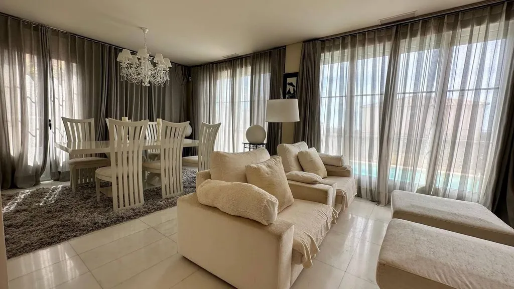 Уютная Семейная Вилла с открытым бассейном