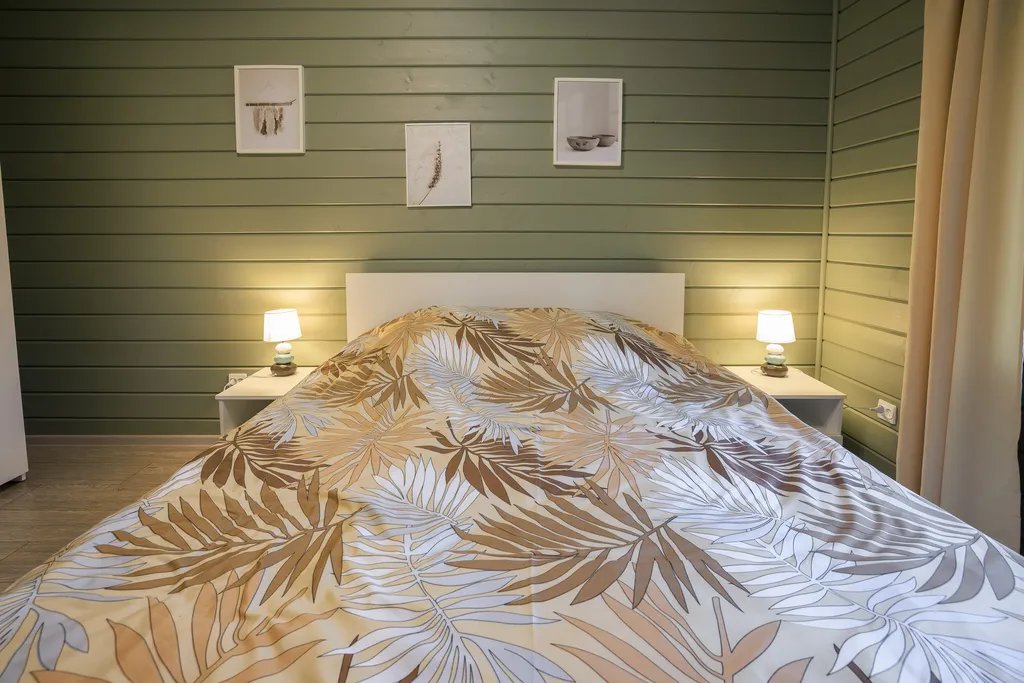 Коттедж с собственным пирсом и террасой на берегу Ладоги