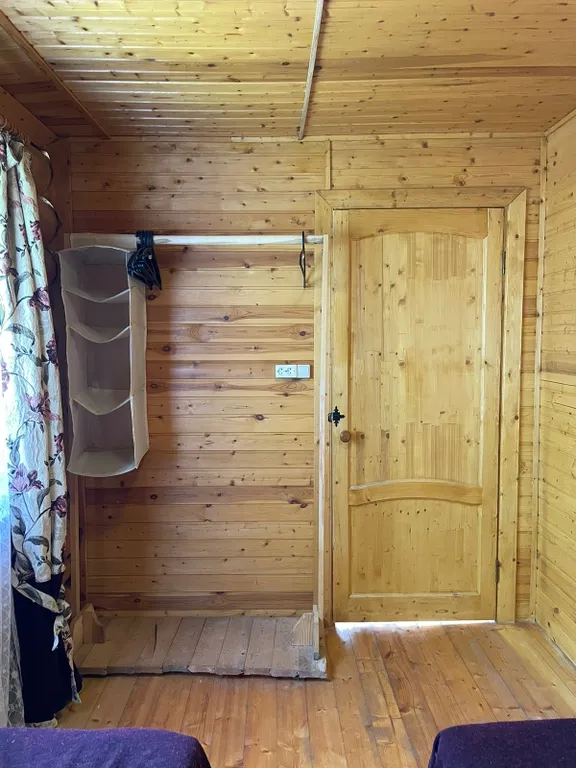 Двухкомнатный домик в 7 мин. от моря в тени деревьев с парковкой (№4)