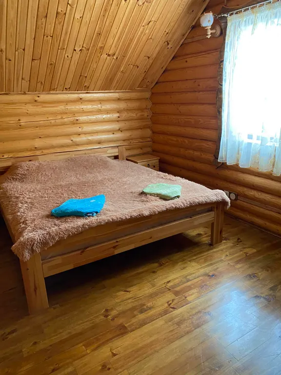 Деревянный сруб на Западном побережье Крыма