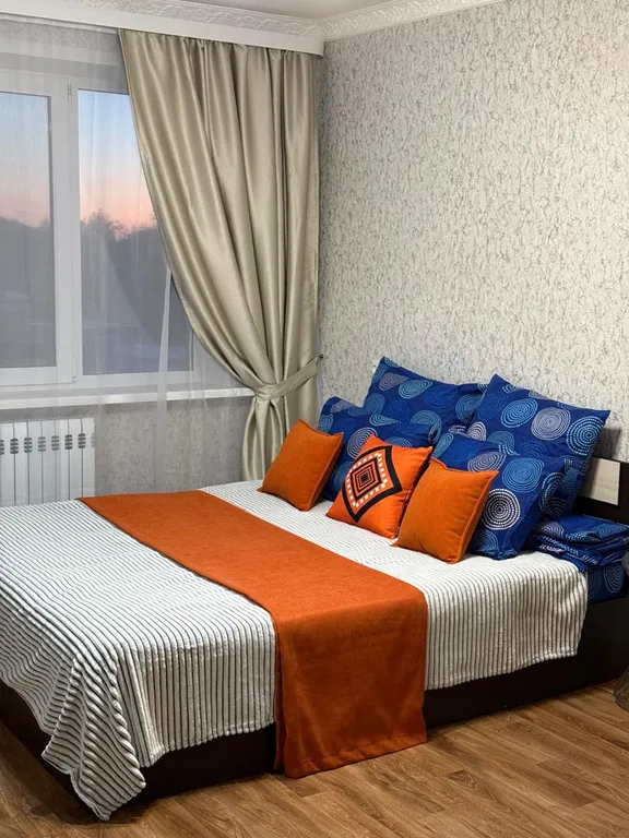 Уютная трёхкомнатная квартира — аренда посуточно в Чапаевск