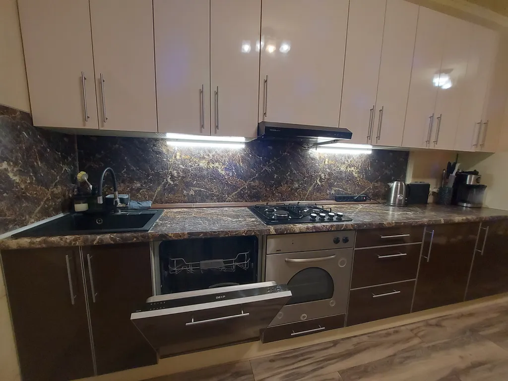 Коттедж Марианна с бильярдом, теннисом, сауной и бассейном