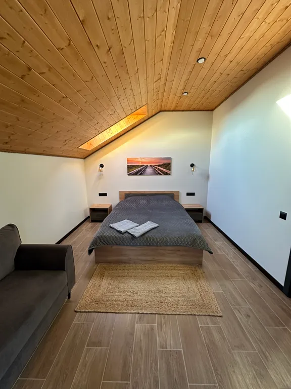 Дом в лесу с баней и бассейном