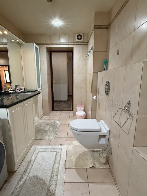 Шикарная просторная квартира с дизайнерским ремонтом