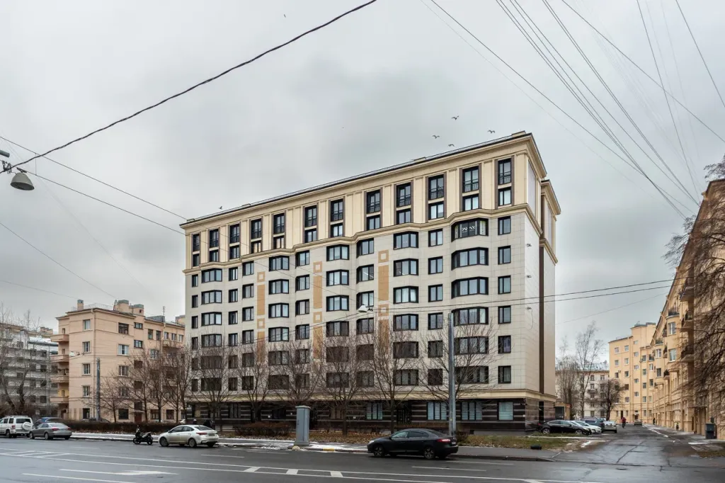 Просторная квартира с кондиционером у метро Нарвская