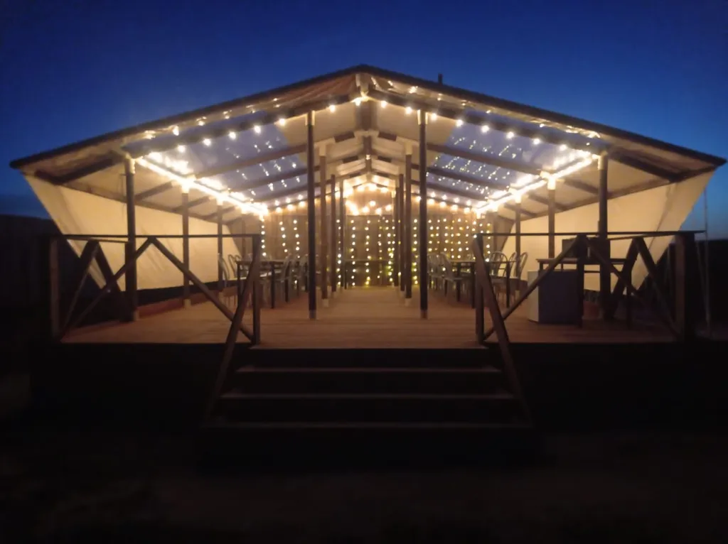 Загородный дом с видом на озеро