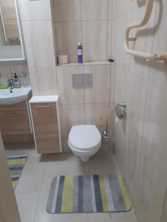 Молодежная, уютная евродвушка,вторая линия от моря.