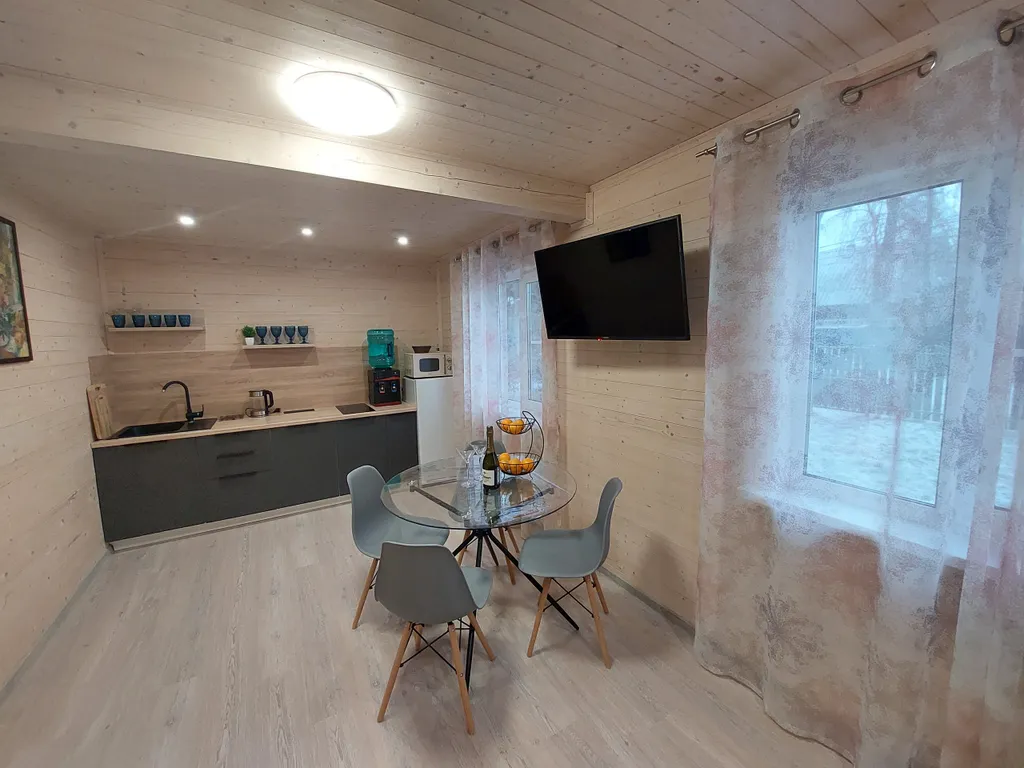 Уютный дом рядом с озером