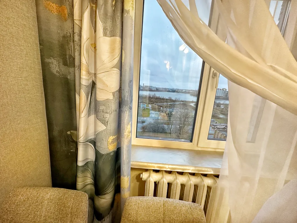 Двухкомнатная квартира с видом на реку на набережной