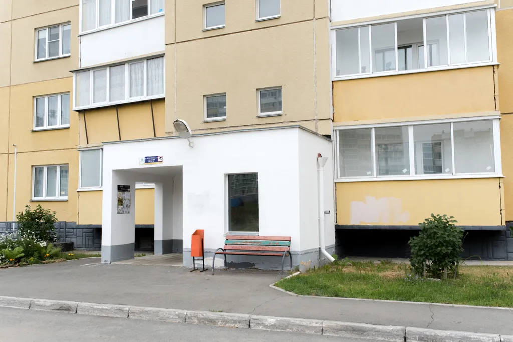 Студия у ледовой арены Трактор