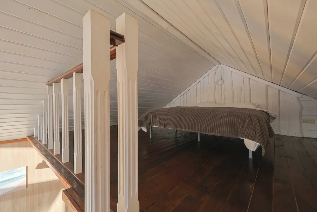 Коттедж Коттедж, современный одноэтажный дом с мансардой — Ногинск