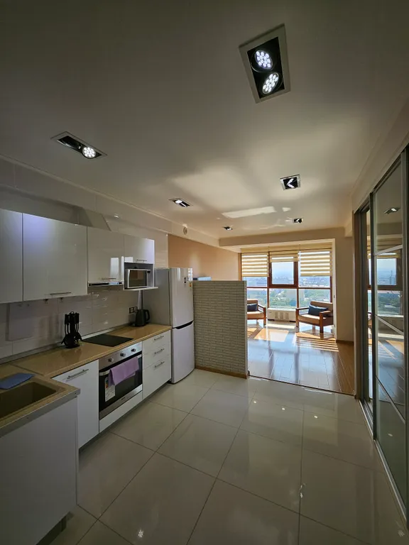 Уютная квартира в центре с видом на город — аренда посуточно в Южно-Сахалинск