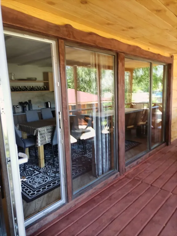 Коттедж с видом на озеро и горы