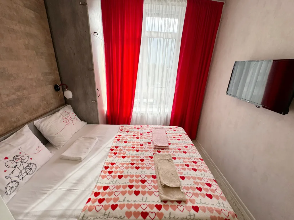 Уютная квартира в центре города Romantic house Red