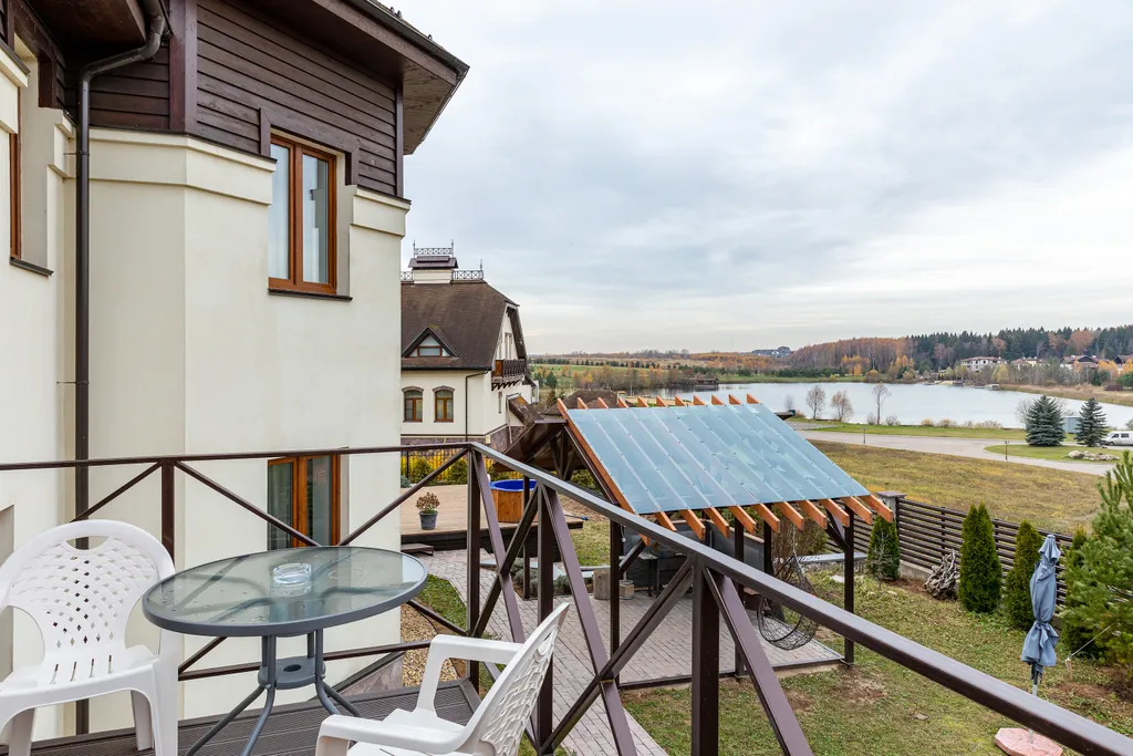 Дом у озера