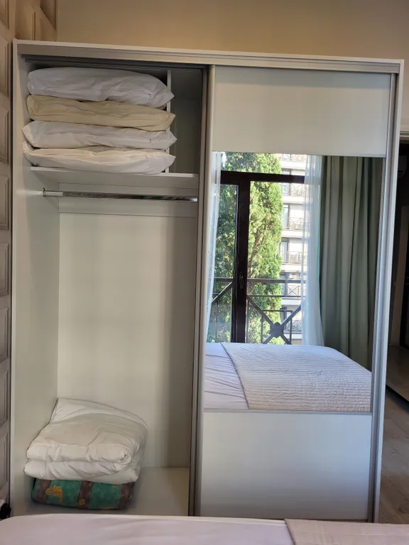 Квартира с панорамными окнами в 5 минутах до моря