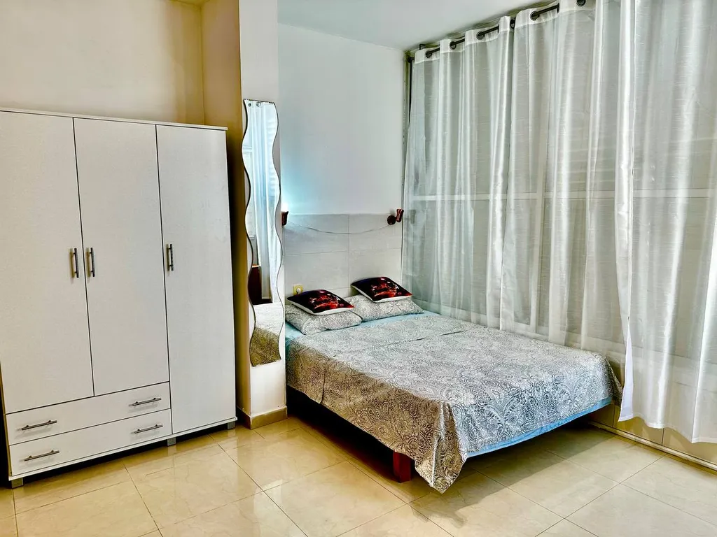 Новая эксклюзивная студия у моря в доме с лифтом