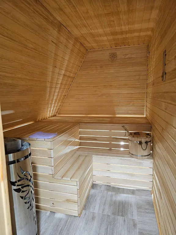 Шестиместный коттедж с изолированным участком 10 соток №2