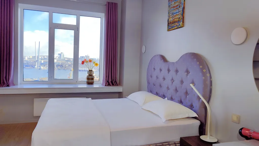 Шикарная квартира с видом на Золотой и Русский мост