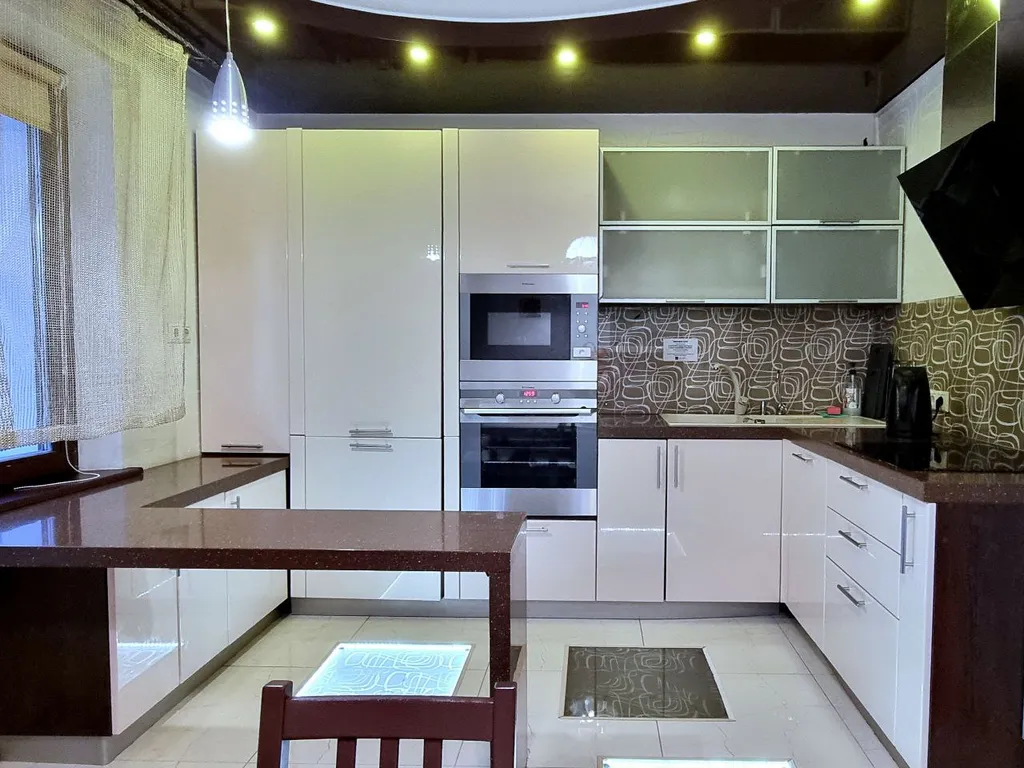 Современная 4-комн. в 10 мин пешком до МВДЦ Сибирь