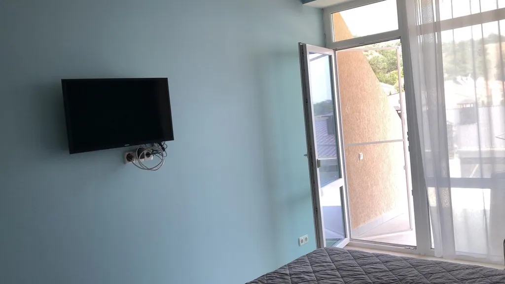 Апартаменты в Алуште с видом на море рядом с пляжем