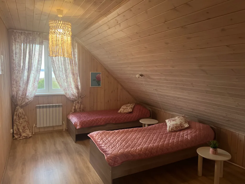 Двухэтажный дом с видом на Галичское озеро